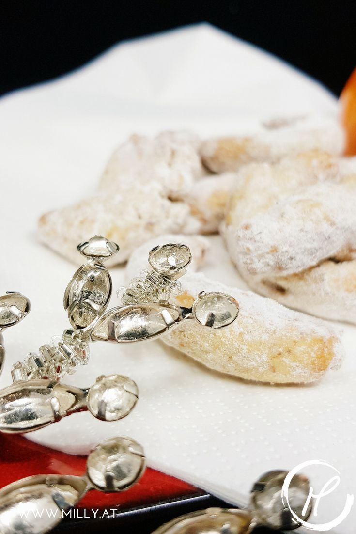 Find this traditional recipe for austrian "Vanillekipferl" on the blog! Many more recipes are waiting for you to try them out: quick, easy and tasty!!