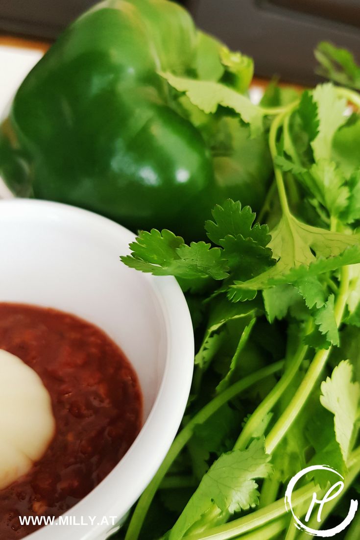 Bhajias are vegetable fritters in a chickpea-flour batter! Here I serve them with a refreshing corainder and mint chutney, a welcome couterweight to the fritters! #recipe #easy #indian #snack #fingerfood
