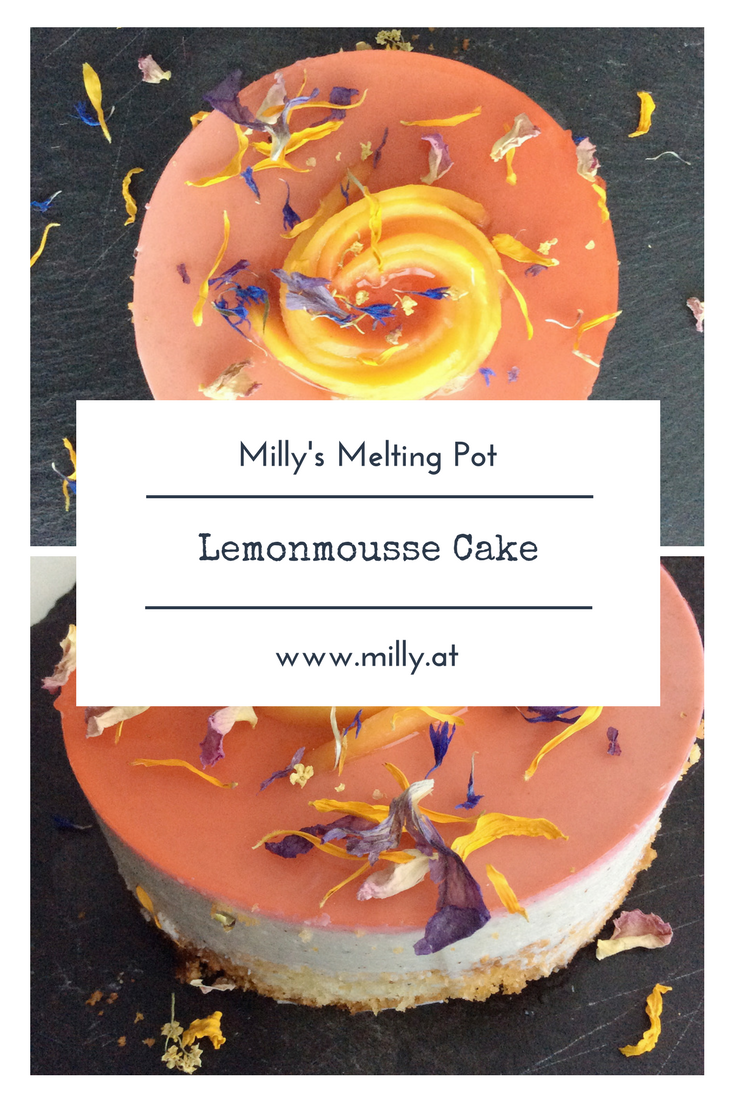 If you need a quick dessert (quick preparation, long cooling time) then this fruity fresh lemonmousse recipe is for you. But when I tasted this cake, I was convinced: lemons are my new butter :) #recipe #lemon #mousse #dessert #fusion #quick