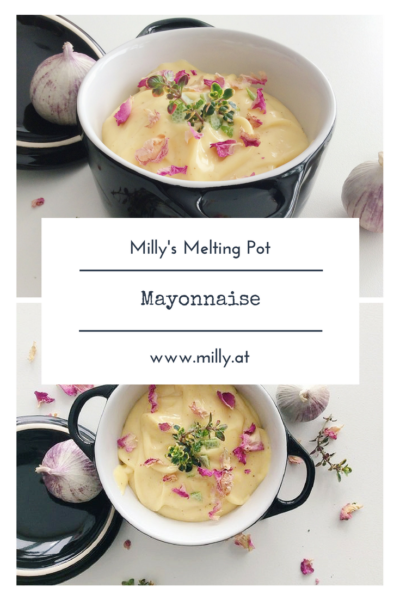 Viele schrecken davor zurück zuhause eine eigene Mayonnaise zu machen. Vielleicht denken manche es sei zu schwer, oder vielleicht vertrauen manche der Qualität der Eier nicht. Aber Hand aufs Herz: sie ist nicht schwer zu machen, und sie ist so viel besser wie die aus der Tube! #Rezept #mayonnaise #selbermachen #schnell #grillen