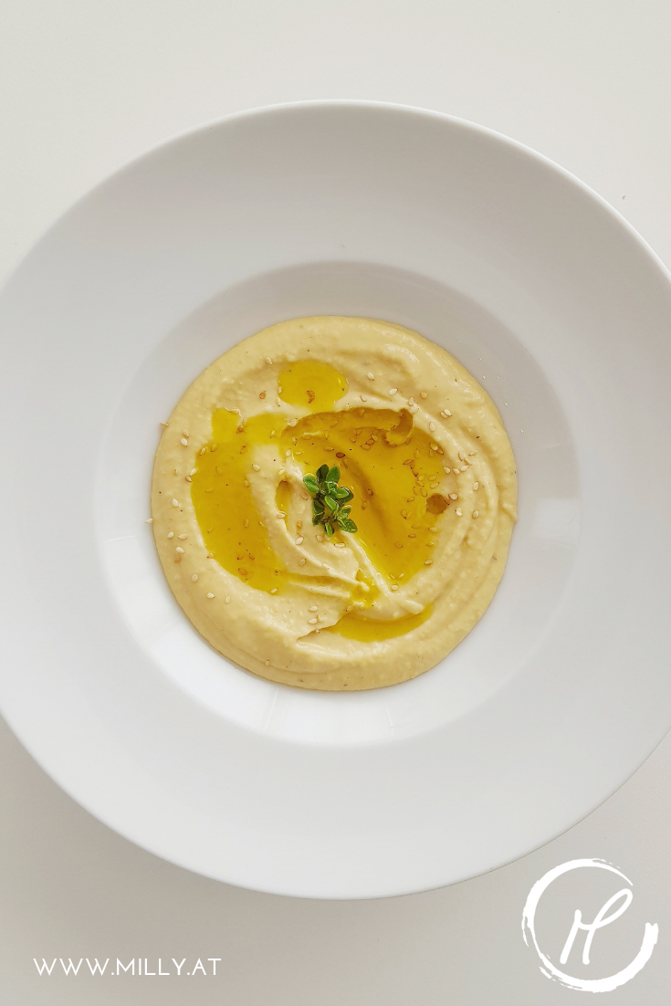 Try this homemade hummus - dip in some fresh warm bread or use it to replace your butter! It's healthy, oily, nutty and generally delicious! #hummus #snack