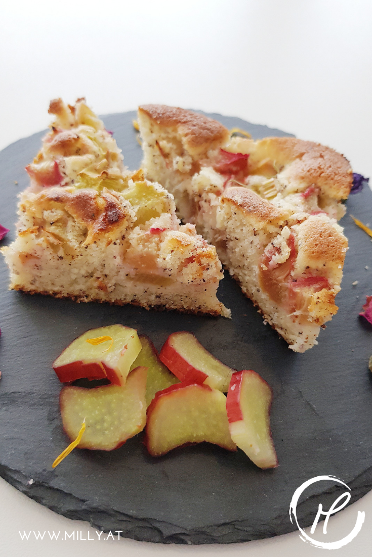 This lemon-rhubarb cake with poppy seeds is a delicious spring recipe and a great gift! #cake #dessert #rhubarb #spring #lemon