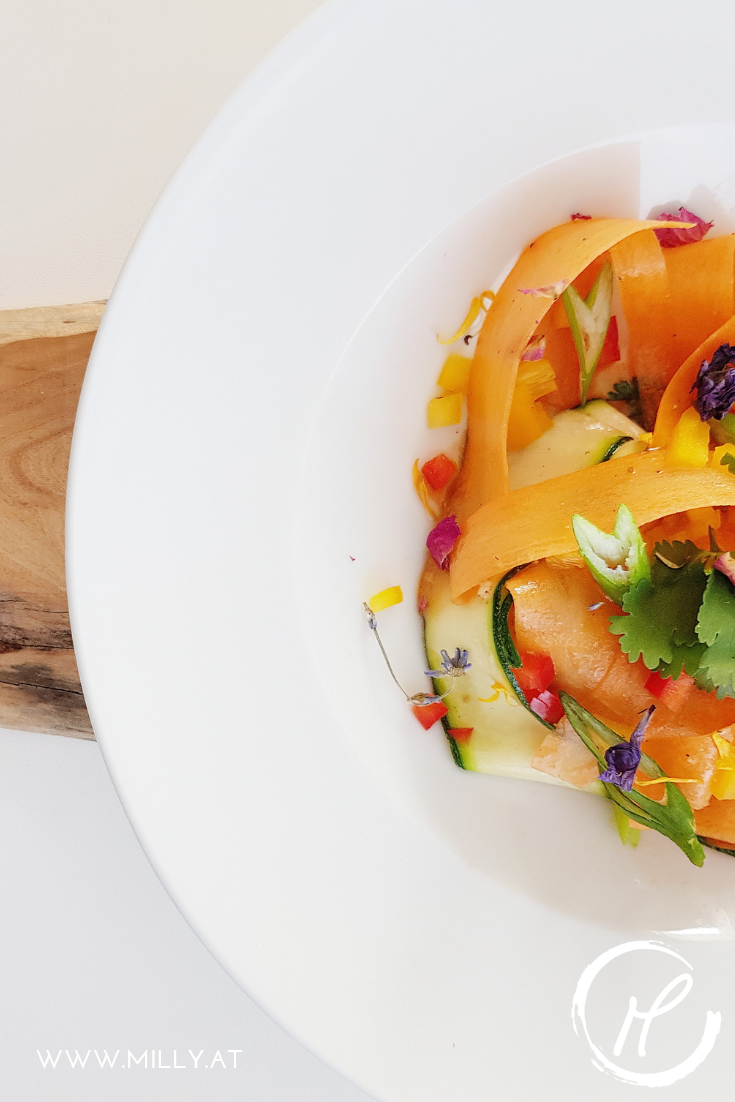 Colorful chillied carrots with zucchini - you will not believe the amount of flavour in this salad. A perfect dish for the summer!