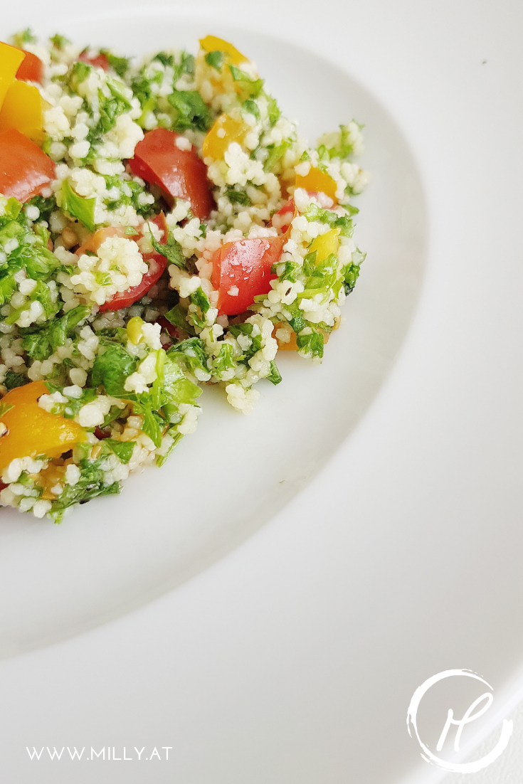This traditional Tabouleh has the freshness of a summer salad, but it also gives you energy and fills you up. #summer #salad #middleeasternfood