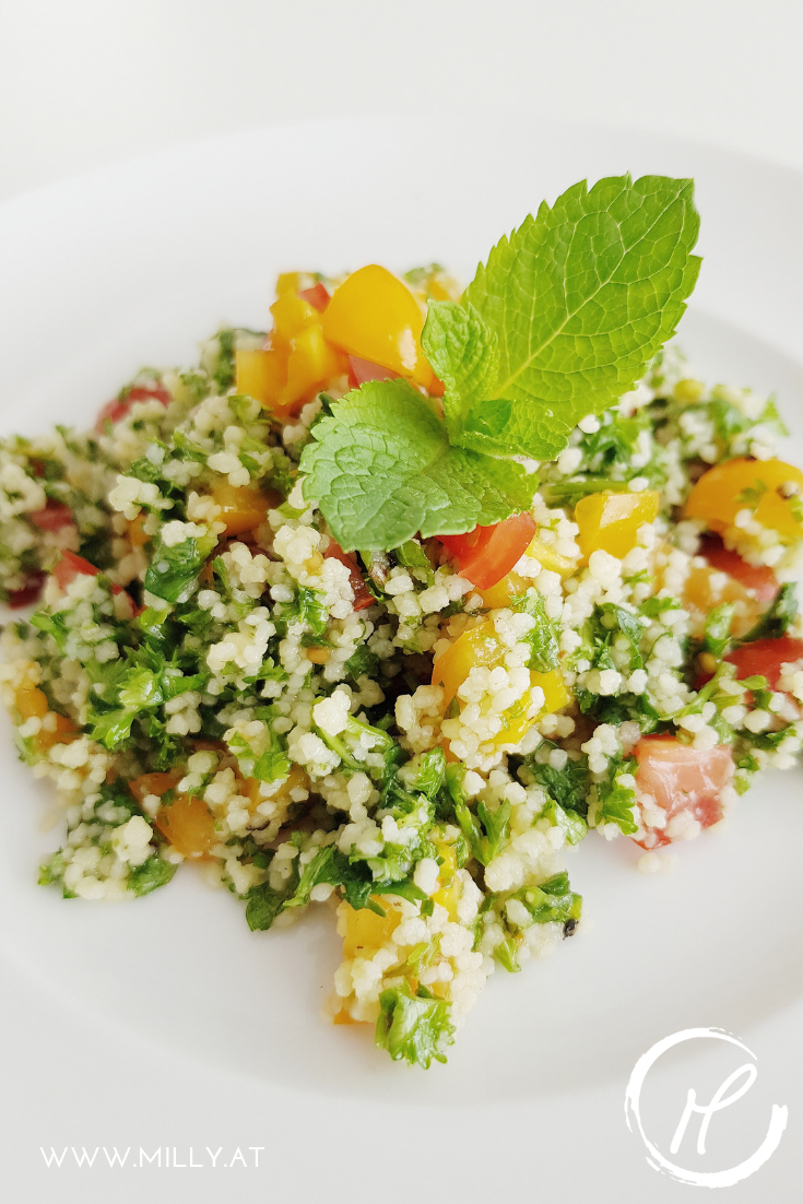 This traditional Tabouleh has the freshness of a summer salad, but it also gives you energy and fills you up. #summer #salad #middleeasternfood