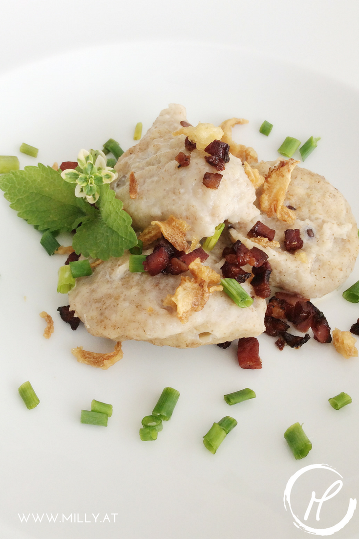 Discover this luxembourgish speciality Mielkniddelen - a typical dumpling. Tasty and delicious! #luxembourg #recipe #dumpling #mielkniddelen