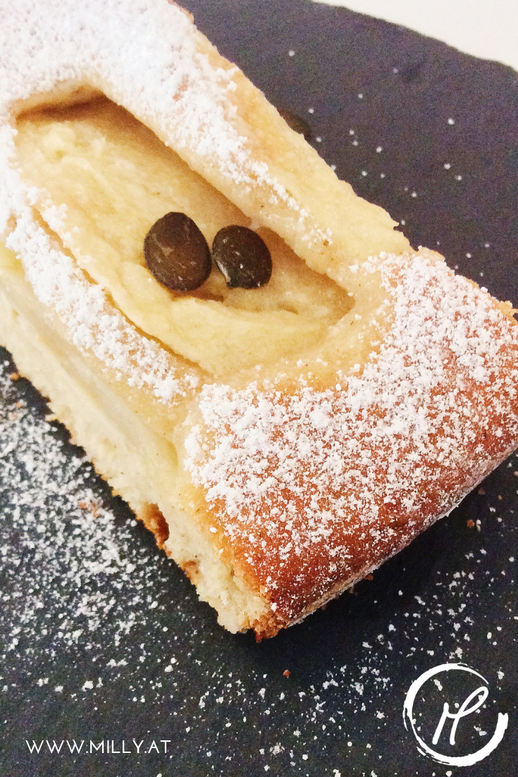 With autumn comes the harvests of all the delicious fruits. I specifically like our local apples when it comes to cooking and baking. As a child my grandmother often made a specific apple casserole with a lot of eggs and sugar. I can still taste it sometimes :) #recipe #apple #dessert #quick #easy