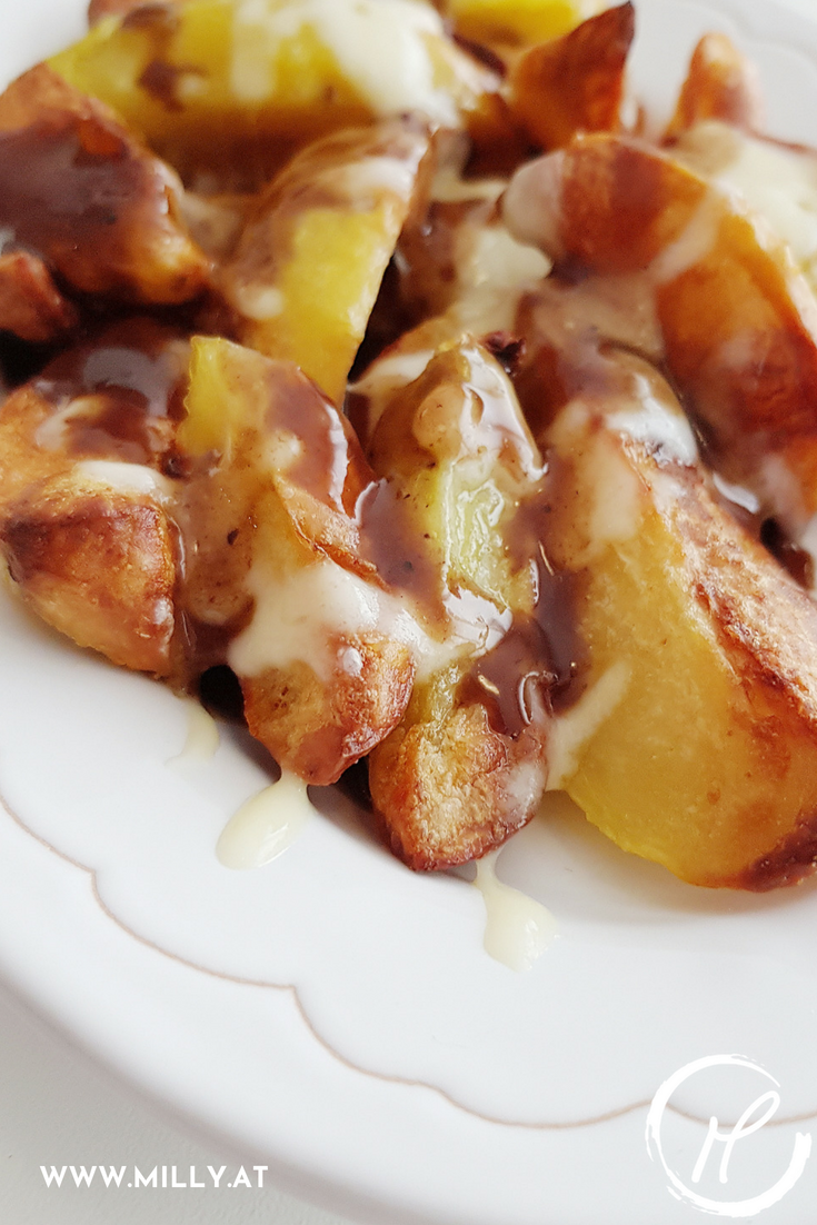 Poutine, a fast-food from Quebec, is the ultimate comfort-food. Try my version with a lot less fat! #recipe #snack #quebec #poutine #fastfood