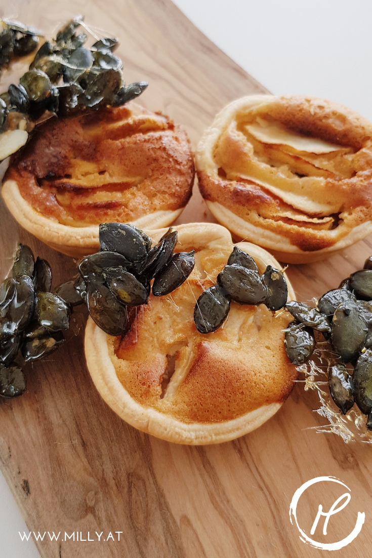 My inspiration: my mum's apple tarte as well as a delicious snack idea, aimed at stopping you from binge eating! #halloween #applecups #peanutbutterhalloween #apfelcups #erdnuss 