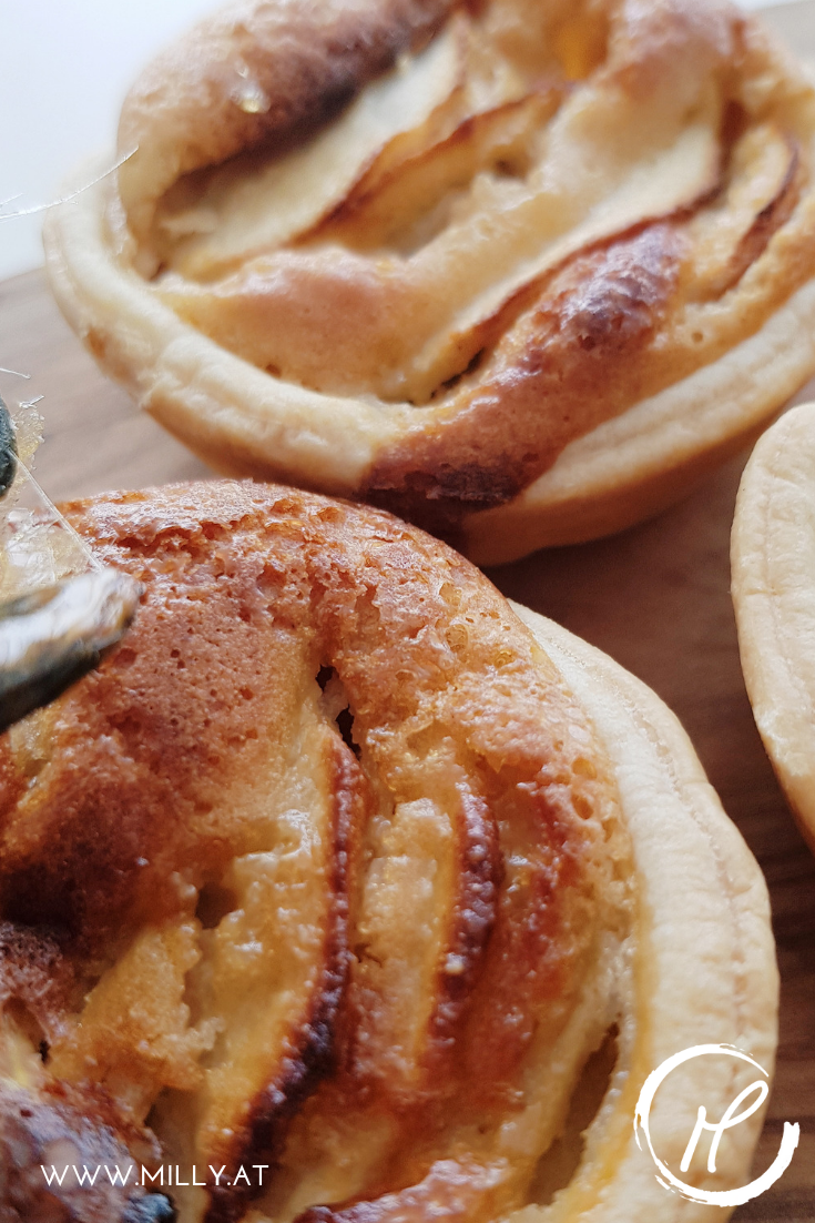 My inspiration: my mum's apple tarte as well as a delicious snack idea, aimed at stopping you from binge eating! #halloween #applecups #peanutbutter