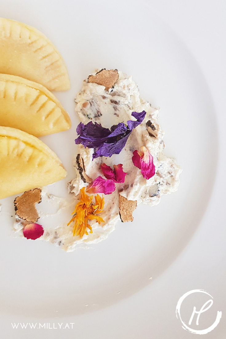 Ich wollte noch ein einfaches aber sehr feines Rezept für spezielle Anlässe mit dir teilen - meine Trüffel Ravioli. Einfach zuzubereiten und köstlich!