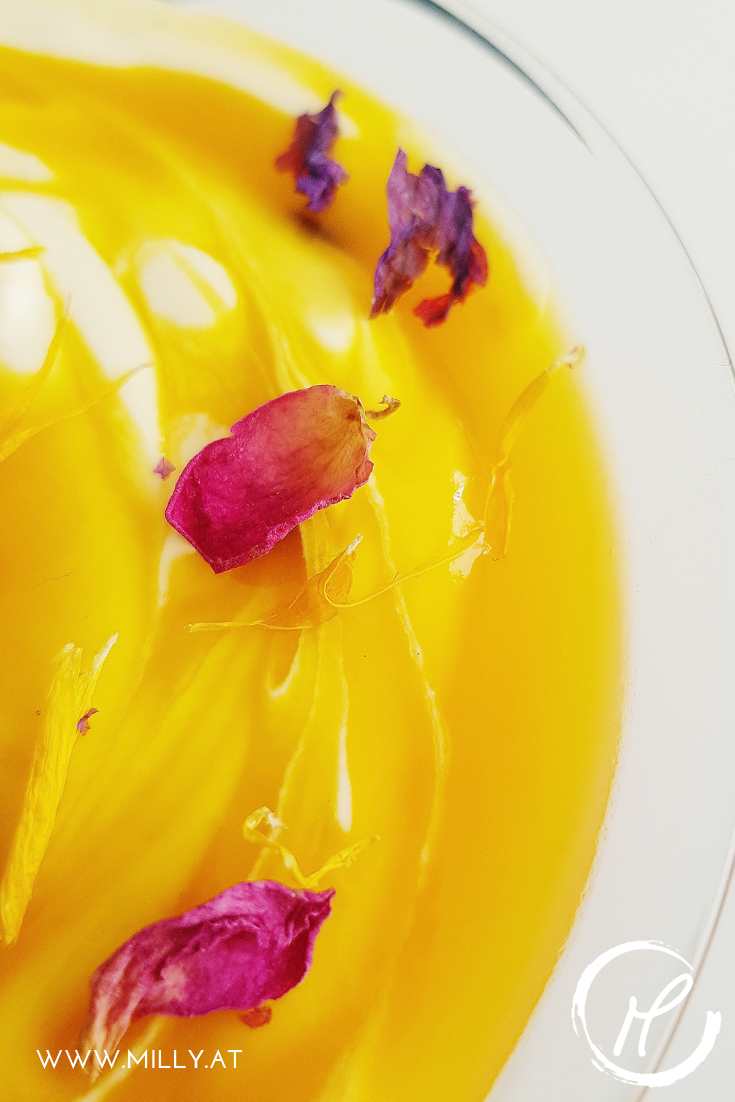 This light passionfruit mousse is done in 10 minutes and can be served at any occasion. It is also delicious when frozen!