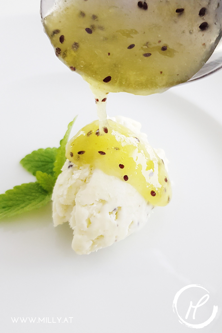 Quick, tasty and refreshing kiwi ice cream for those warm summer evenings! #kiwi #icecream #summer #gelato #fruit #cocktail #spring