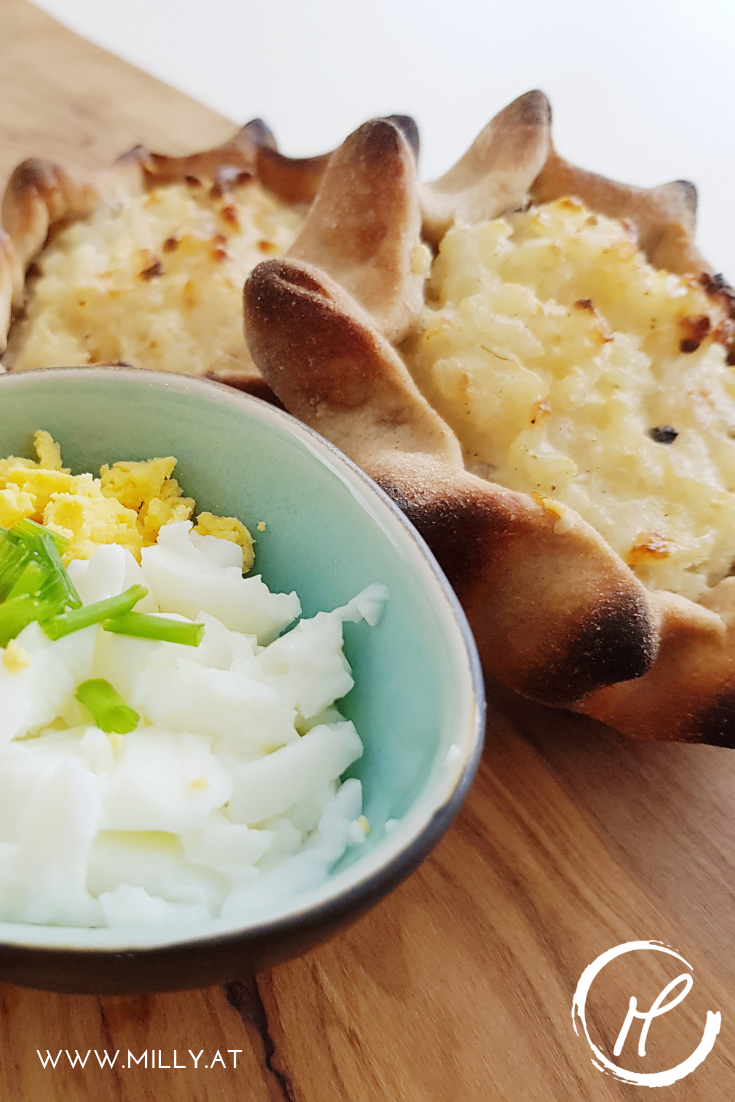 Als ich Finnland besuchen durfte, habe ich viele lokale Spezialitäten probiert - unter anderem auch diese wundervollen Karelischen Piroggen